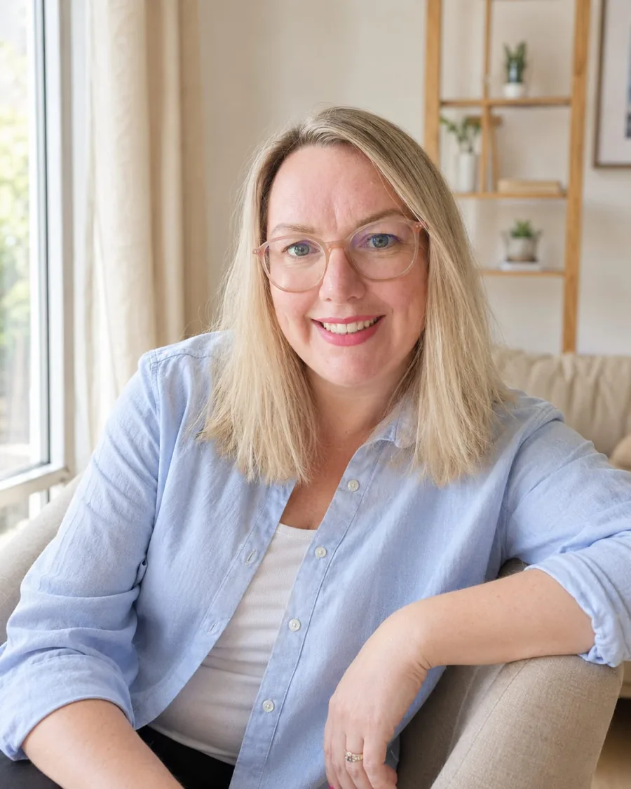 Sara Huth, Hypnosetherapeutin und Mama von drei Kindern